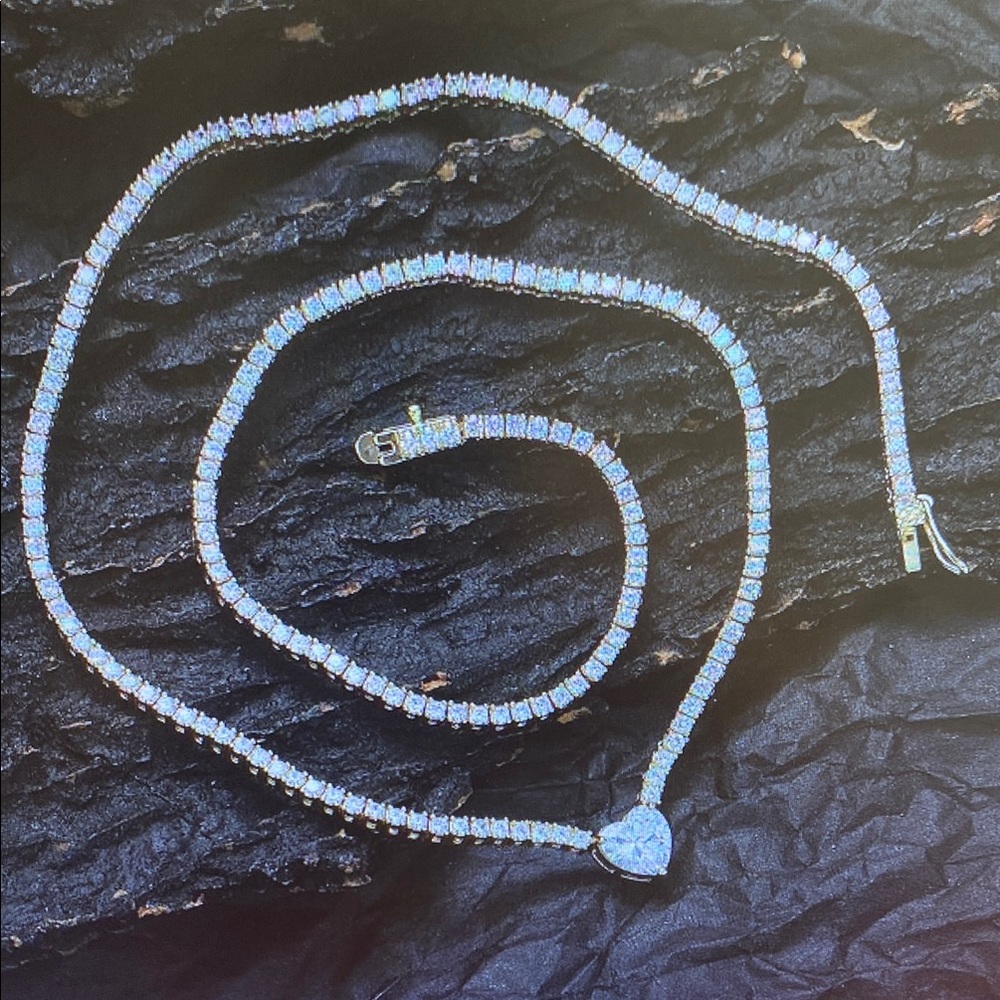 Elegant Silver Heart Necklace